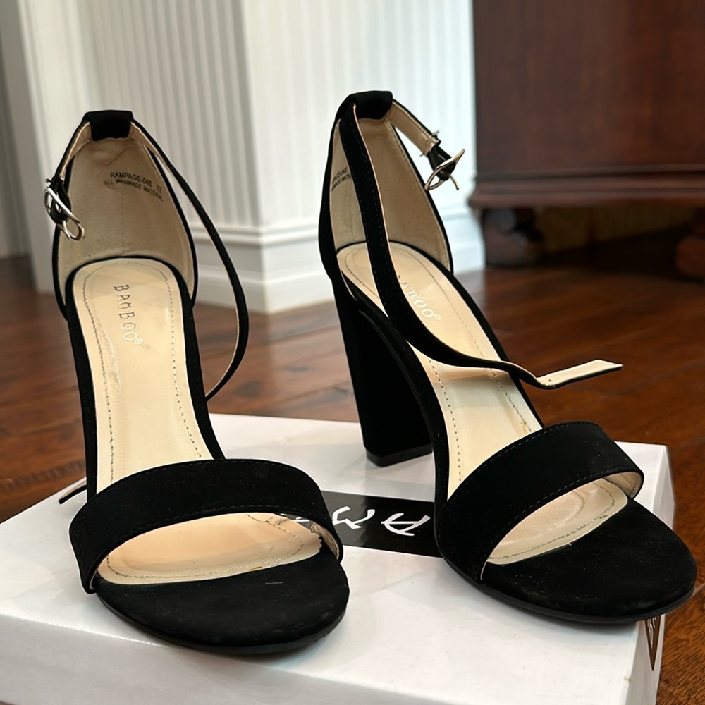 Black, chunky women’s heels